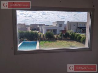Foto 23 de CASA EN VENTA 3 DORMITORIOS -GALERIA PARRILLA .PILETA COCHERA JARDIN