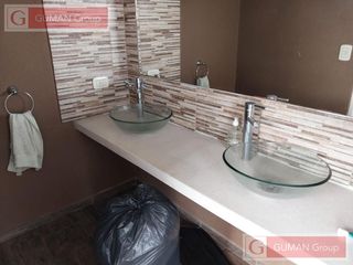 Foto 7 de CASA EN VENTA 3 DORMITORIOS -GALERIA PARRILLA .PILETA COCHERA JARDIN