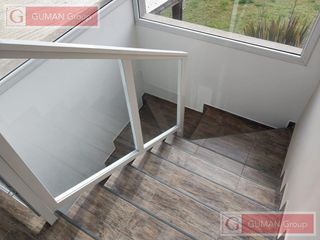 Foto 9 de CASA EN VENTA 3 DORMITORIOS -GALERIA PARRILLA .PILETA COCHERA JARDIN