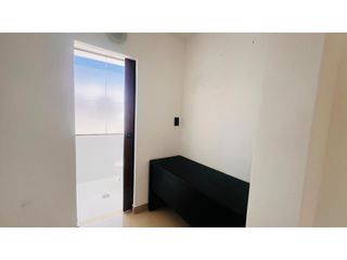 Foto 10 de Quito Tenis, Oficina en Renta, 150m2, 5 Ambientes