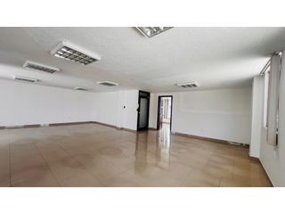 Foto 5 de Quito Tenis, Oficina en Renta, 150m2, 5 Ambientes