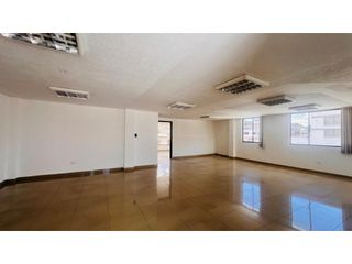 Foto 2 de Quito Tenis, Oficina en Renta, 150m2, 5 Ambientes