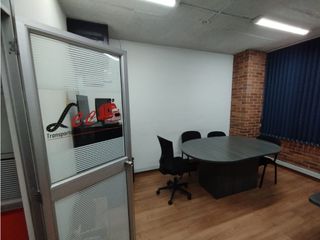 Foto 1 de ARRIENDO LOCAL OFICINA 160 M2 ZONA INDUSTRIAL DE MONTEVIDEO.