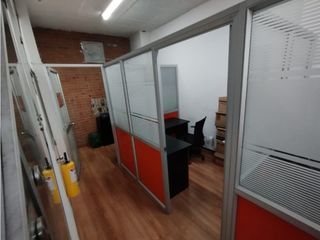 Foto 4 de ARRIENDO LOCAL OFICINA 160 M2 ZONA INDUSTRIAL DE MONTEVIDEO.