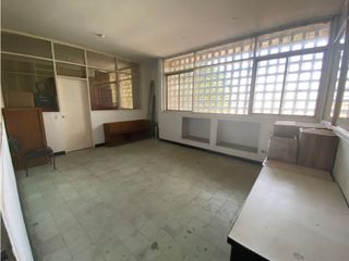 Foto 15 de Local - Oficina  en Arriendo Via 40