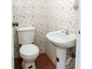 Foto 12 de CUERO Y CAICEDO, Local Comercial en Renta, 180m2, 2 Ambientes