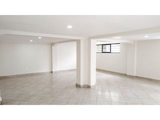 Foto 1 de CUERO Y CAICEDO, Local Comercial en Renta, 180m2, 2 Ambientes