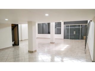 Foto 2 de CUERO Y CAICEDO, Local Comercial en Renta, 180m2, 2 Ambientes
