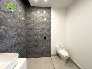 Foto 27 de EN VENTA CASA MODERNA - ATRS DE LA CLNICA SAN GREGORIO - MANTA
