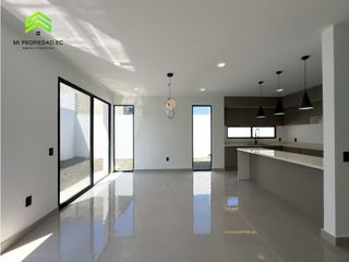 Foto 15 de EN VENTA CASA MODERNA - ATRS DE LA CLNICA SAN GREGORIO - MANTA