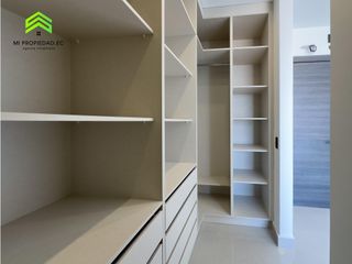 Foto 17 de EN VENTA CASA MODERNA - ATRS DE LA CLNICA SAN GREGORIO - MANTA