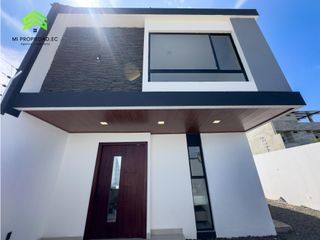 Foto 3 de EN VENTA CASA MODERNA - ATRS DE LA CLNICA SAN GREGORIO - MANTA