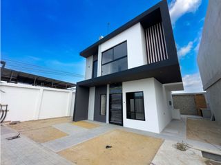 Foto 2 de CASAS MODERNAS EN CONJUNTO PRIVADO | ALTAGRACIA, MANTA