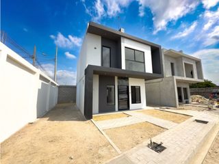 Foto 3 de CASAS MODERNAS EN CONJUNTO PRIVADO | ALTAGRACIA, MANTA