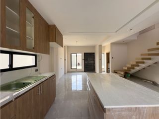 Foto 5 de CASAS MODERNAS EN CONJUNTO PRIVADO | ALTAGRACIA, MANTA