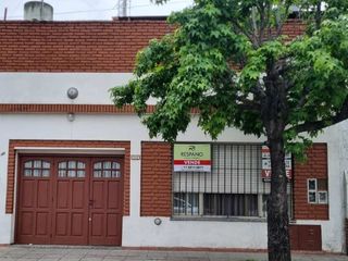 Foto 1 de Casa PH en venta en Quilmes Este