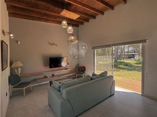 Foto 2 de CASA EN ALQUILER EN PINAMAR PARA 6 PERSONAS - ICARO 1340