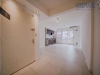Foto 4 de Departamento en Villa Devoto 2 ambientes al frente 2 baños, balcón aterrazado y gran patio.