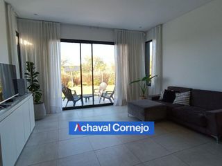 Foto 4 de VENTA Casa una planta en Vistas, Puertos (3 dormitorios, dependencia y pileta)