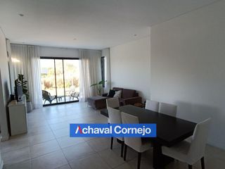 Foto 3 de VENTA Casa una planta en Vistas, Puertos (3 dormitorios, dependencia y pileta)