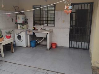 Foto 5 de Casa en alquiler de 2 dormitorios c/ cochera en Trujui