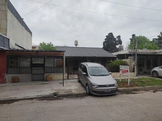 Foto 2 de Casa en alquiler de 2 dormitorios c/ cochera en Trujui
