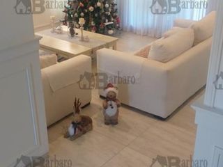 Foto 1 de BARBARO ALQUILA CASA EN  AYRES PLAZA