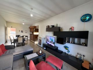 Foto 8 de Departamento 4 ambientes sobre Av Luro - Laferrere - APTO CREDITO