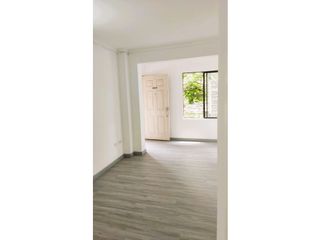 Foto 1 de Apartaestudio remodelado en venta en Laureles - Almería (AC)