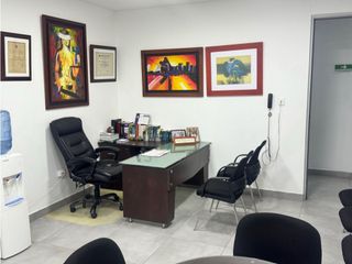 Foto 6 de Venta de oficina en BORACAY
