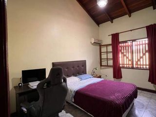 Foto 11 de EXCELENTE CASA CENTRICA DE DOS PLANTA EN VENTA CON ESCRITURA