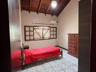 Foto 10 de EXCELENTE CASA CENTRICA DE DOS PLANTA EN VENTA CON ESCRITURA