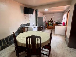 Foto 14 de EXCELENTE CASA CENTRICA DE DOS PLANTA EN VENTA CON ESCRITURA