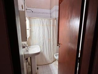 Foto 9 de EXCELENTE CASA CENTRICA DE DOS PLANTA EN VENTA CON ESCRITURA