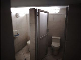 Foto 9 de La Kennedy, Galpón en Renta, 600m2, 5 Ambientes