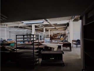 Foto 11 de La Kennedy, Galpón en Renta, 600m2, 5 Ambientes
