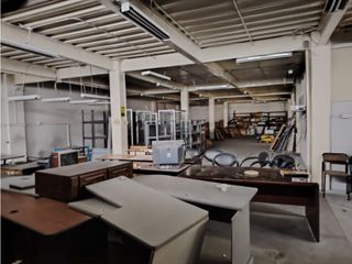 Foto 4 de La Kennedy, Galpón en Renta, 600m2, 5 Ambientes