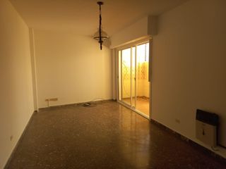 Foto 4 de Cómodo y amplio Departamento de 2 amb cercano al centro comercial de Liniers