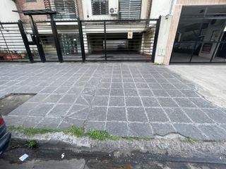 Foto 2 de - COCHERA DESCUBIERTA EN ALQUILER EN MORÓN CENTRO-NORTE  -