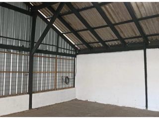 Foto 1 de Carcelén, Galpón en Renta, 360m2, 5 Ambientes