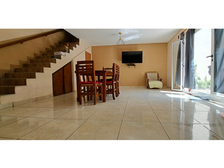 Foto 1 de Venta Casa 3 dormitorios Microcentro. Apta Credito