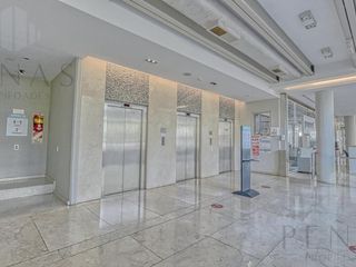 Foto 10 de Gran Oficina amoblada en moderno edificio de categoría - Seguridad - 9 cocheras