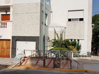 Foto 3 de Casa en venta - 2 Dormitorios 2 Baños - 200Mts2 - Liniers