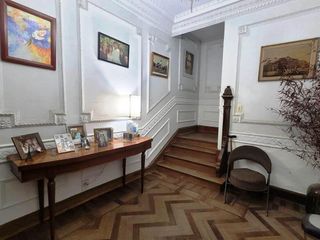 Foto 3 de CASA DE ESTILO EN 3 PLTAS - 260 m2
