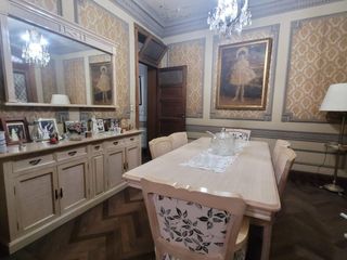 Foto 8 de CASA DE ESTILO EN 3 PLTAS - 260 m2