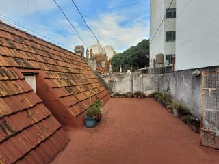 Foto 23 de CASA DE ESTILO EN 3 PLTAS - 260 m2