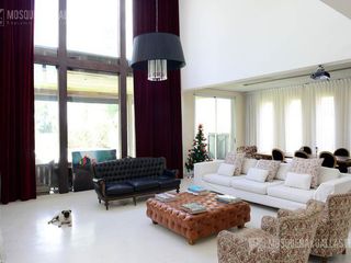 Foto 2 de Increíble casa de estilo moderno en Santa Catalina - VILLANUEVA