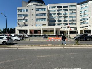 Foto 9 de Local en  zona comercial amplio y plantas libres