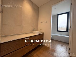 Foto 18 de Casa en Venta 5 ambientes con Pileta a metros del Río en el Barrio El Naudir Zona Norte