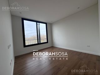 Foto 12 de Casa en Venta 5 ambientes con Pileta a metros del Río en el Barrio El Naudir Zona Norte